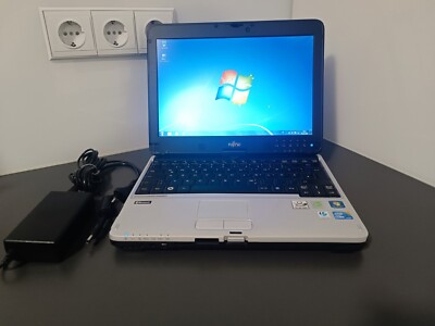 Fujitsu lifebook T Serie i5 M 460 2.53GHz 4GB 300 HDD Laptop Touchscreen