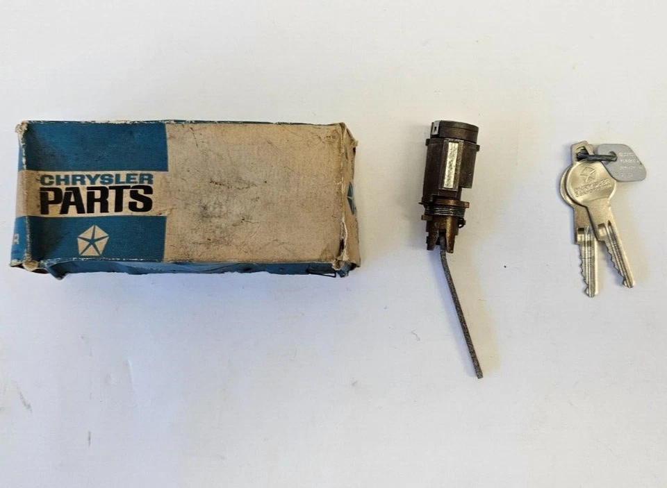 Chrysler Imperial Dodge Monaco 1965 cilindro de bloqueo de maletero trasero y llaves 2583163 nuevo en stock Foto 3 de 4