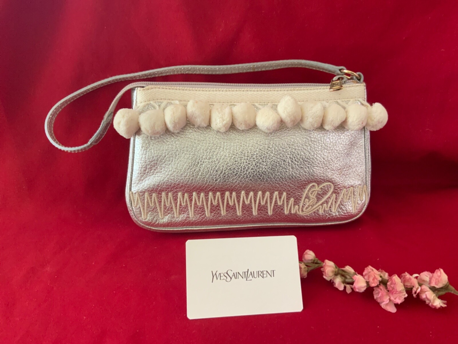 AUTENTICA ? BORSA YVES SAINT LAURENT IN PELLE ARGENTO BORSA CON APPLICAZIONI LOGO YSL?