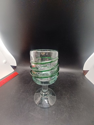 Set 4 Hand Blown Mexican Green Rim & Swirl Wine Glasses 4 oz - Picture 6 of 10