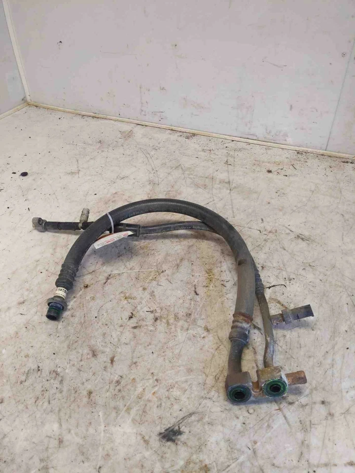 Оригинальный всасывающий шланг для Ford Crown Victoria 2003 2004 2005 годов выпуска от оригинального производителя JU2Z19D734E - Изображение 2 из 2