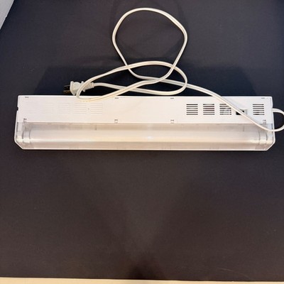 Lights of America 18 Inch Fluorescent Under Cabinet Light White UCL 7000-1 15W