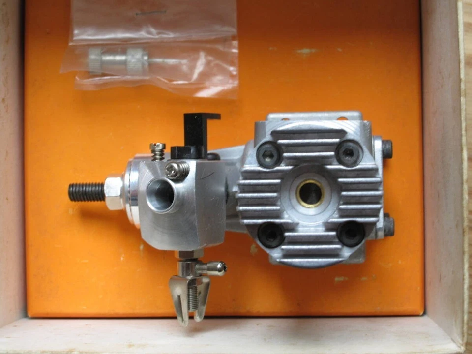 Enya 21X TV AL-CHROME G-7 3.46cc 2-cycle R/C airplane glow engine New f/s - Image 3 of 4