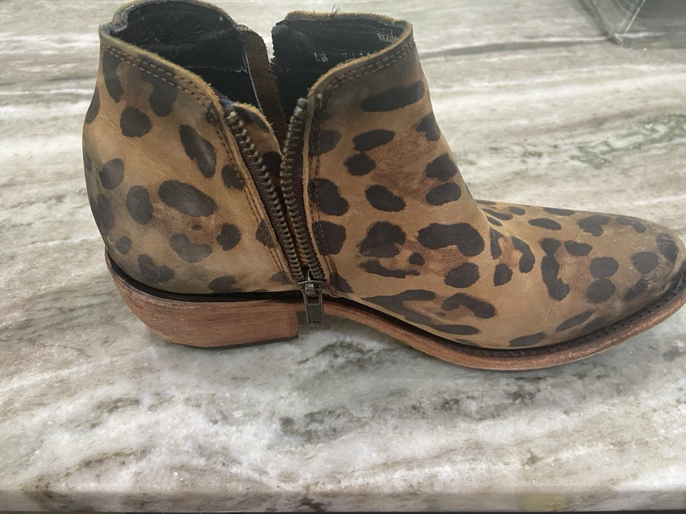 Botas Liberty negras de leopardo Foto 4 de 4