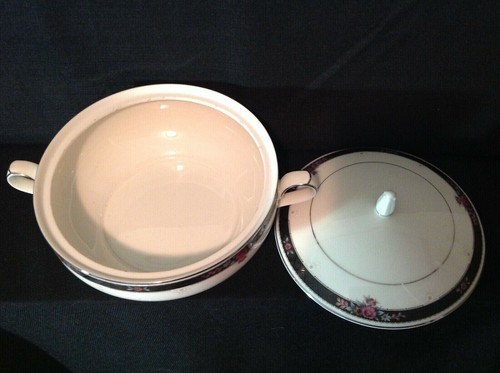 Noritake Covered Vegetable Bowl - Picture 7 of 10