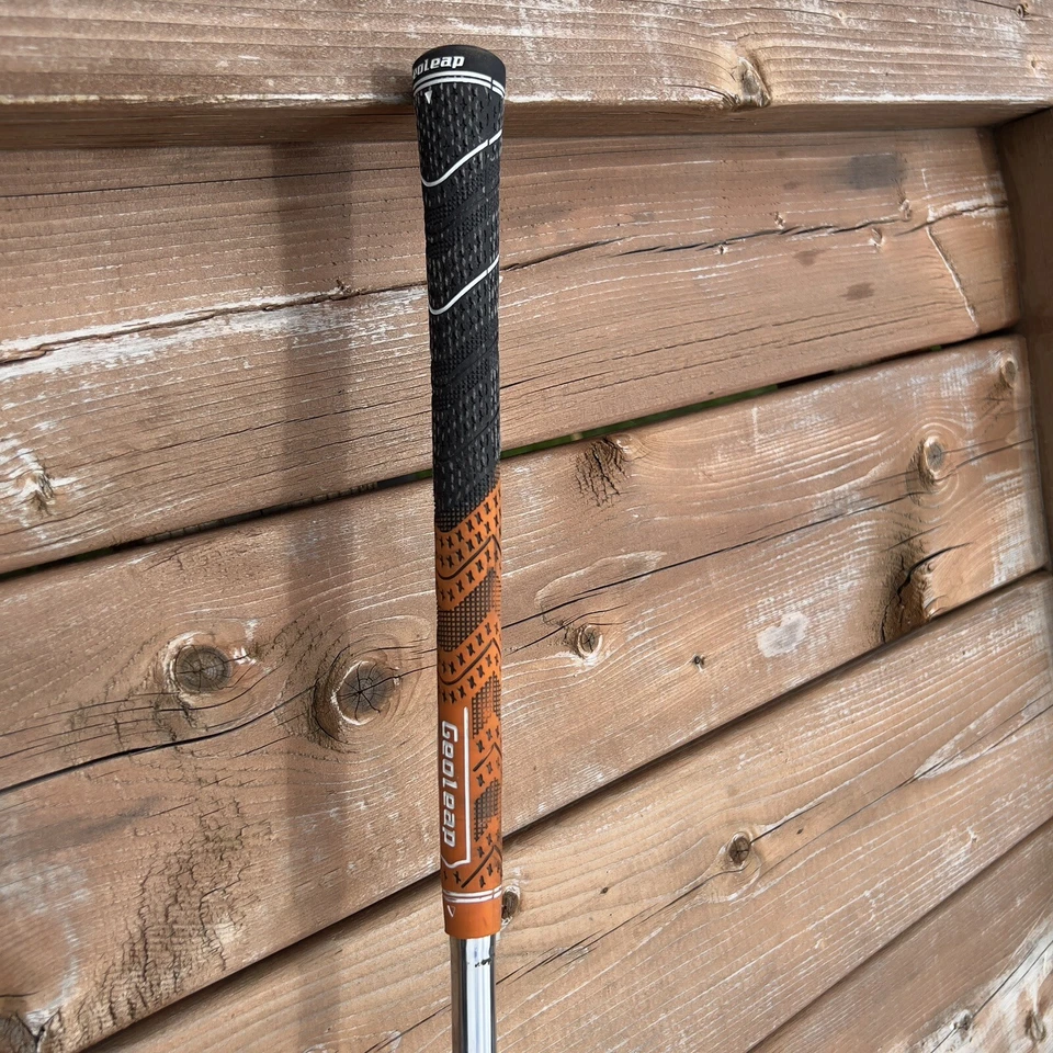 Mizuno Gold Pitching Wedge Men's RH Regular Steel Shaft. Recent Grip - Image 4 of 4