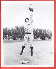 1941   NEW YORK YANKEES   TYPE 1    8 X 10   GLOSSY   JOE GORDON   HOF
