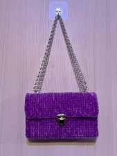 Handgefertigte Clutch mit Canvas Netz. Chenille Garn und Zubehör Silber