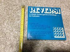 REVERSI CLASSIC BOARD GAME OF STRATEGY FOR 2 PLAYERS NEW