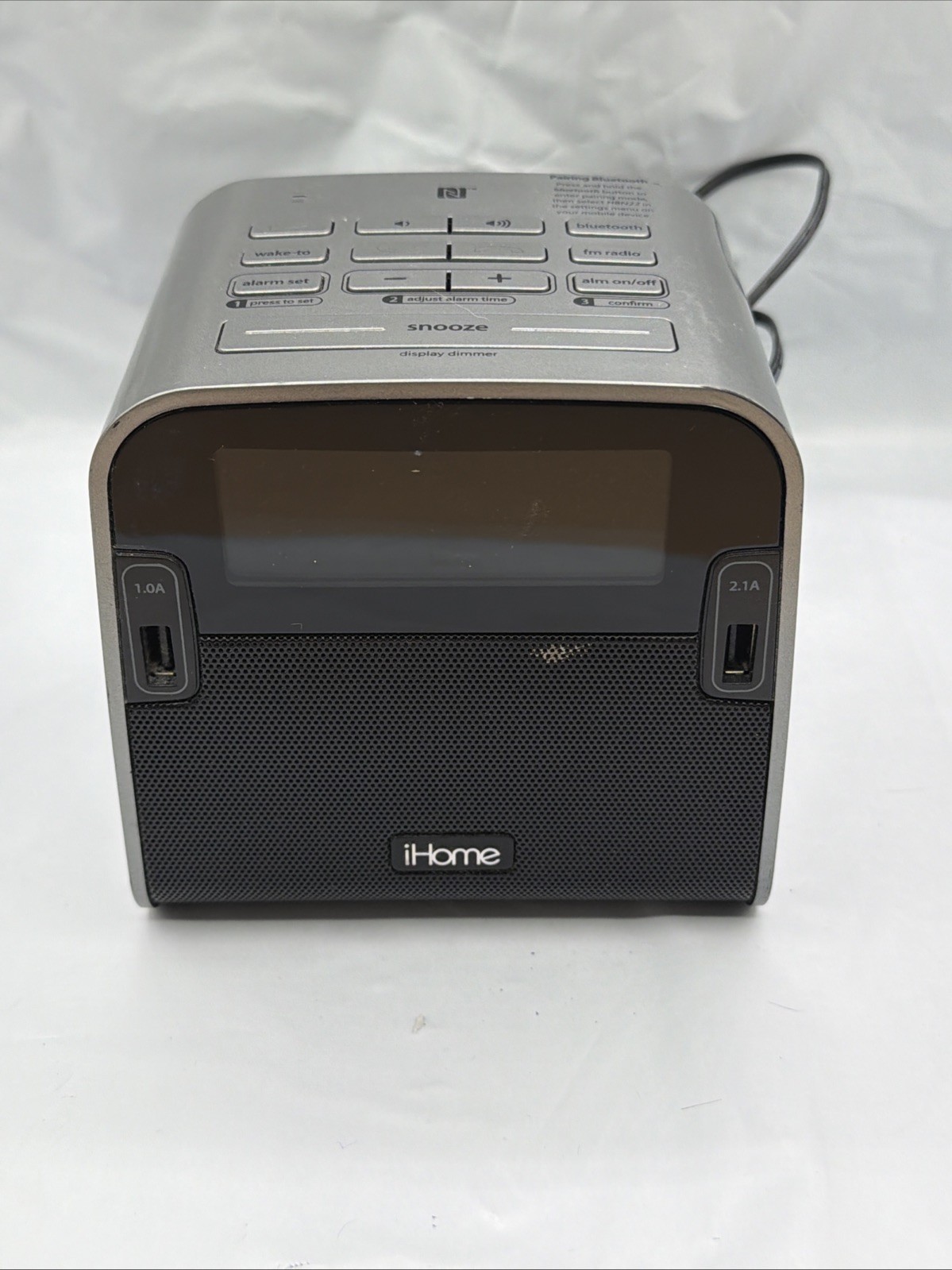 iHome NFC Bluetooth FM Clock Radio With Speakerphone Dual USB Charging HBN22