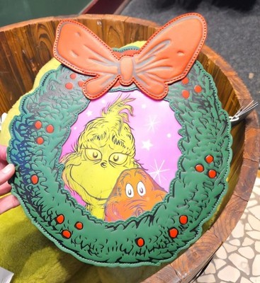 LOUNGEFLY Seuss How the Grinch Stole Christmas! Wreath Lenticular Crossbody NWT