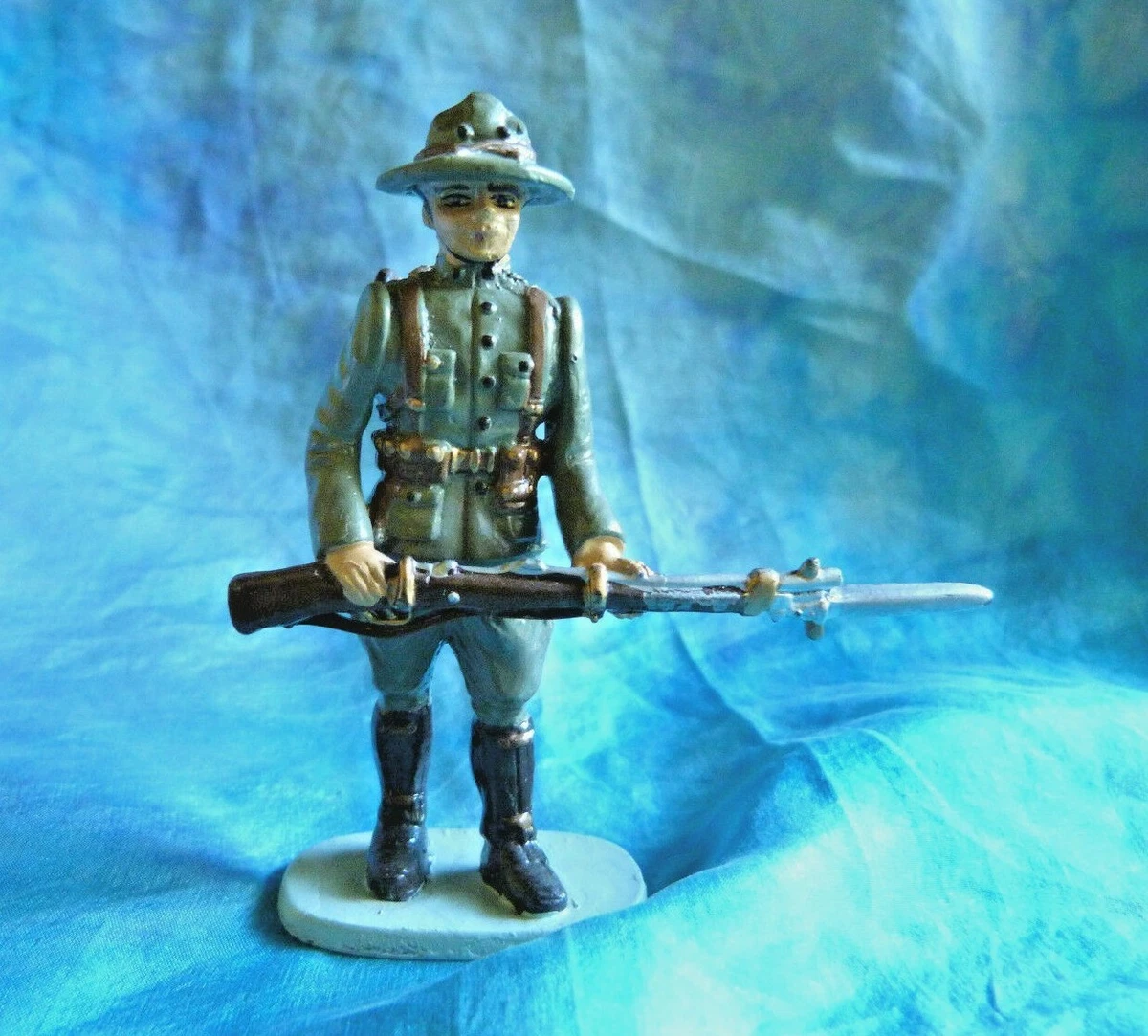Figurine Militaire CBG N°22 : Le Fantassin Serbe De La 1ère Guerre Mondiale - Échelle 1:32 - Occasion Très Bon état