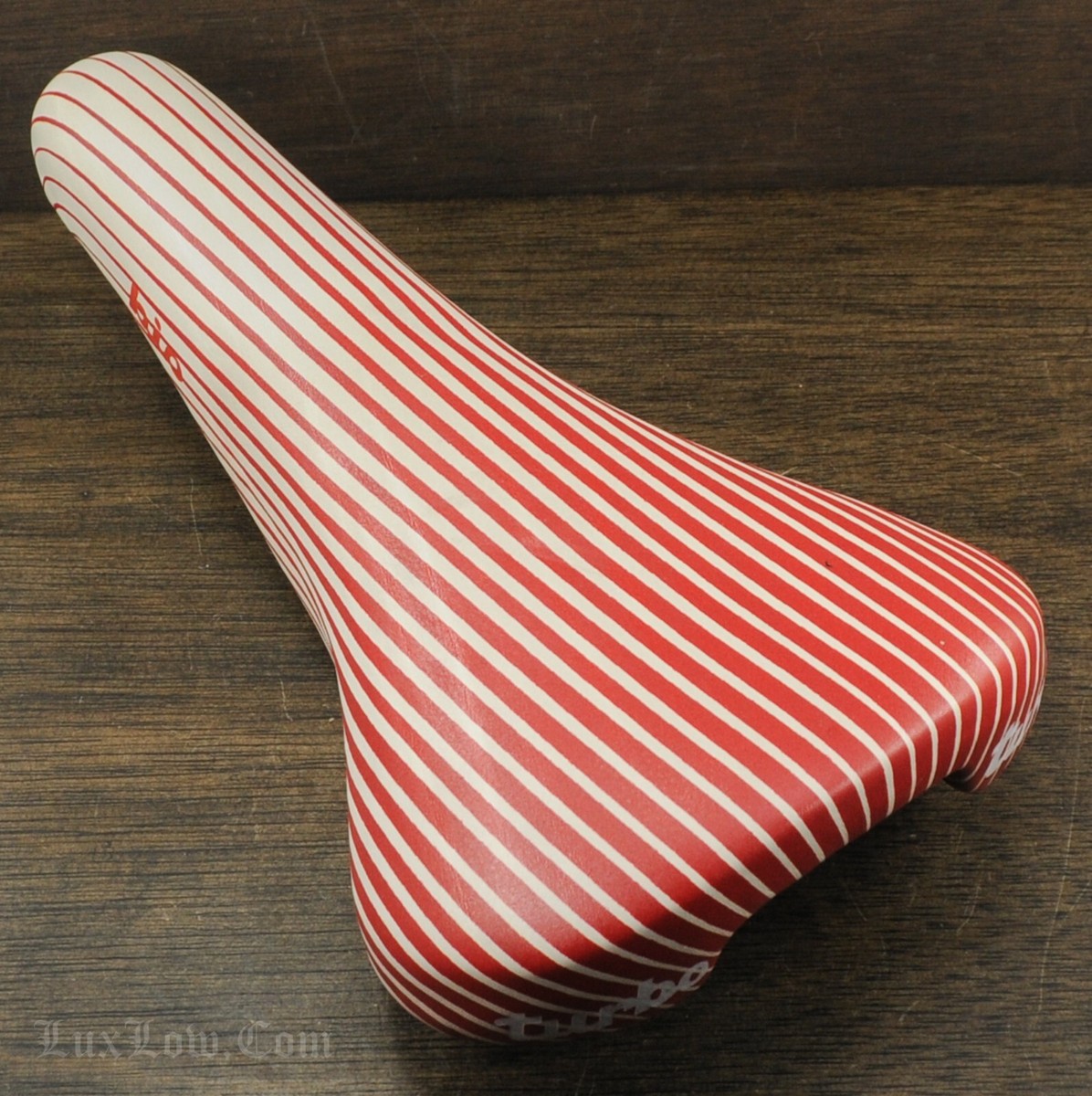 Rare Vintage Rétro Selle Italia Turbo Couleur Rouge 1985