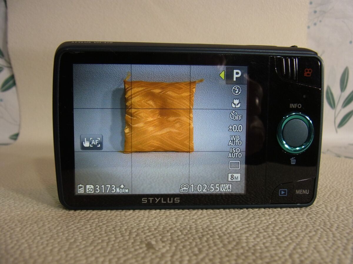 OLYMPUS STYLUS VH-410,Blue,16MP,5x,f/2.8,3in,Excellent from Japan