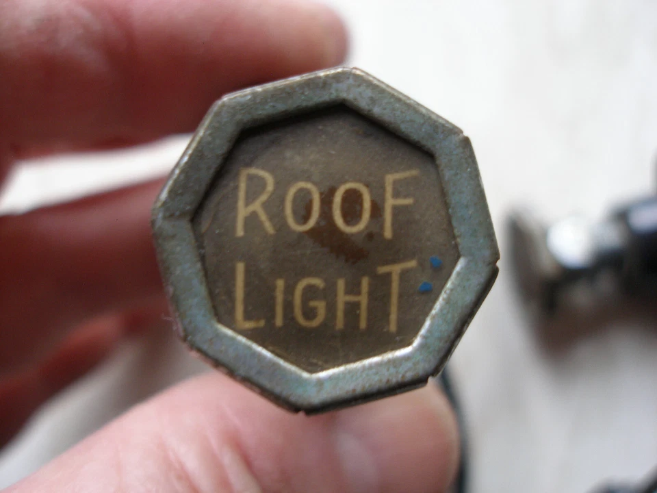 LOTE DE TRABAJO VETERANO VINTAGE INTERIOR COCHE SALPICADERO INTERRUPTORES Foto 3 de 4