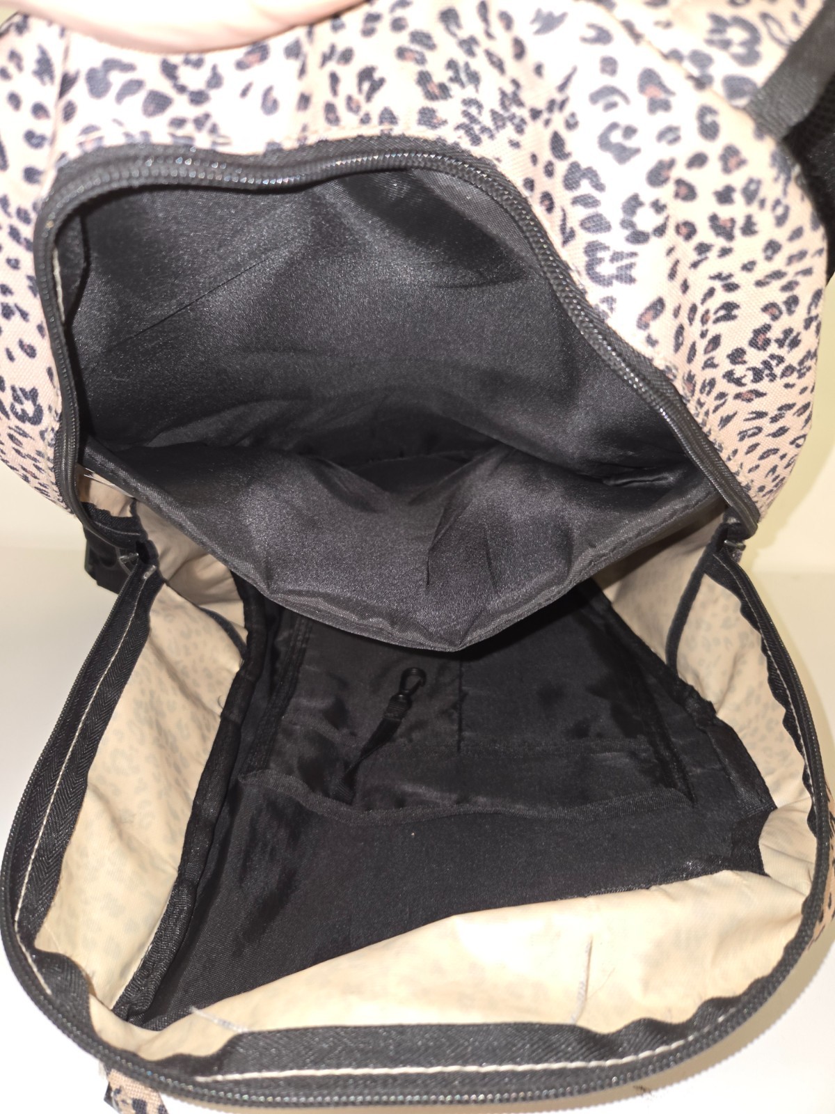 Women's Volcom Chic backpack with leopard print a… - image 6