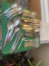 1847 Rogers Bros FLAIR Silverplate 68 Pc Silverware Flatware 12 Setting Shown