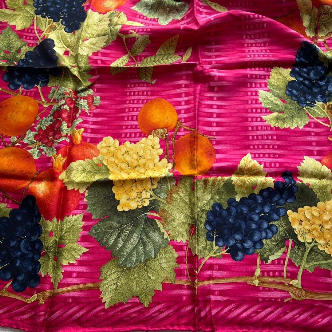 Gucci scarf with fruit design　86cm x 86cm thumbnail 5