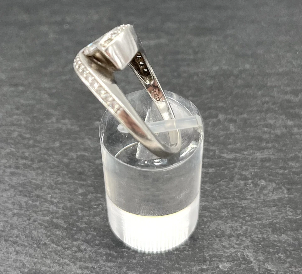 925/- Silberring mit weißen simulierten Diamanten Gr. 56, Damen, guter Zustand - Bild 2 von 2