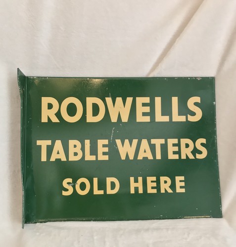 Insegna vintage inglese RODWELLS TABLE WATER VENDUTA QUI smaltata verde FLANGIA - Foto 1 di 12