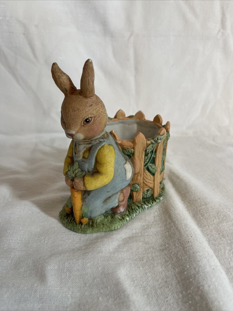 New Holland Mold Ceramic Easter Bunny Rabbit Planter Pencil Holder 5 1/2