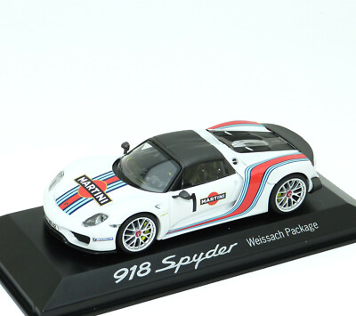 Porsche 918 Spyder Weissach Package Martini Racing Minichamps WAP0200130E 1:43