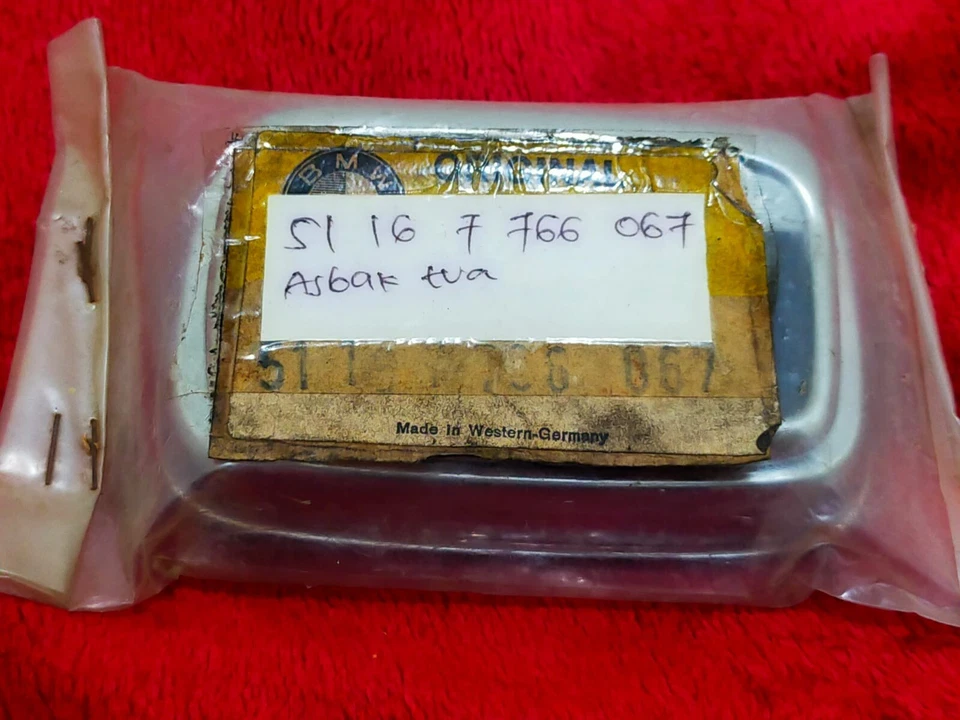 Par de ceniceros de puerta (2 piezas) azul 51167766067 nuevo de lote original BMW 2000CS 51167766067 Foto 2 de 4