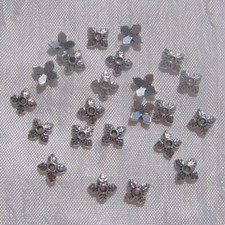 S33 - LOT 100 COUPELLES 6MM INTERCALAIRES PERLES ARGENTÉES TRÈFLES SANS NICKEL