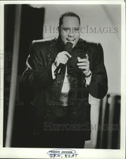 Press Photo Singer Freddie Jackson performs on KSAT - sap28724