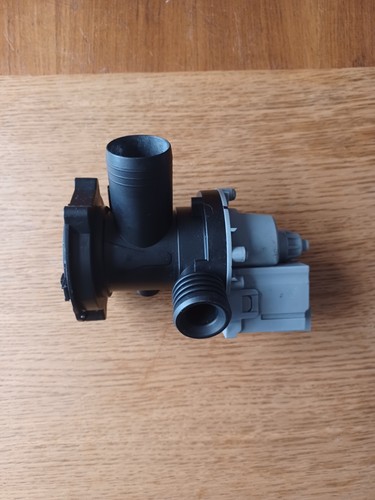 Hotpoint Waschmaschine Ablaufpumpe Modell Nr. WML730PUK R