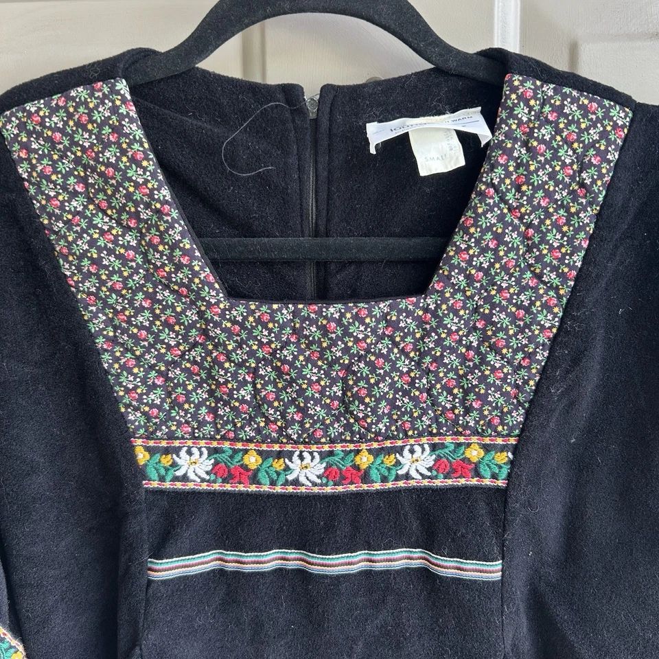 Vintage JCPenny Women’s House Coat Robe Small Black Floral Print Quilted USA - Image 3 of 4