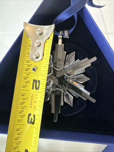 Swarovski 2006 Annual Edition Snowflake Crystal Christmas Ornament - Picture 2 of 11