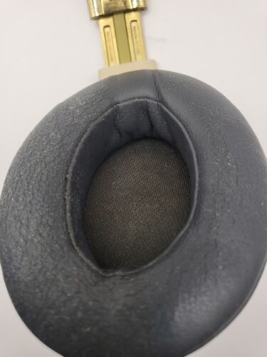 Genuine Beats Studio3 Wireless Over-Ear Headphone - Black - Left Arm Broken - Picture 6 of 7
