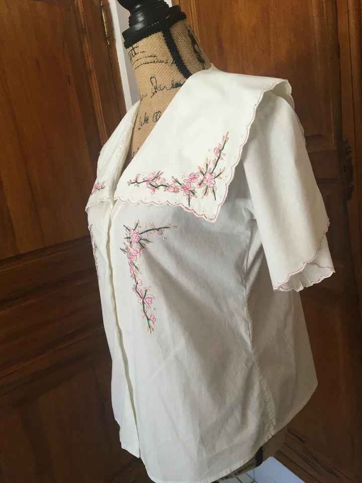 Chemisier vintage blanc avec broderie florale col bateau 100% coton T. 38/40/42 - Photo 4/4