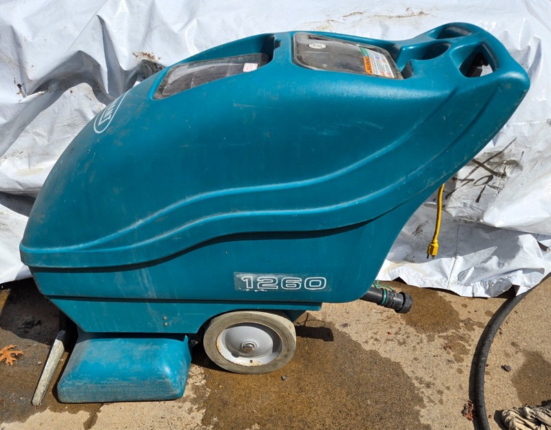 TENNANT 1260  SELF CONTAINED CARPET EXTRACTOR/CLEANER  "Local Pickup Only"