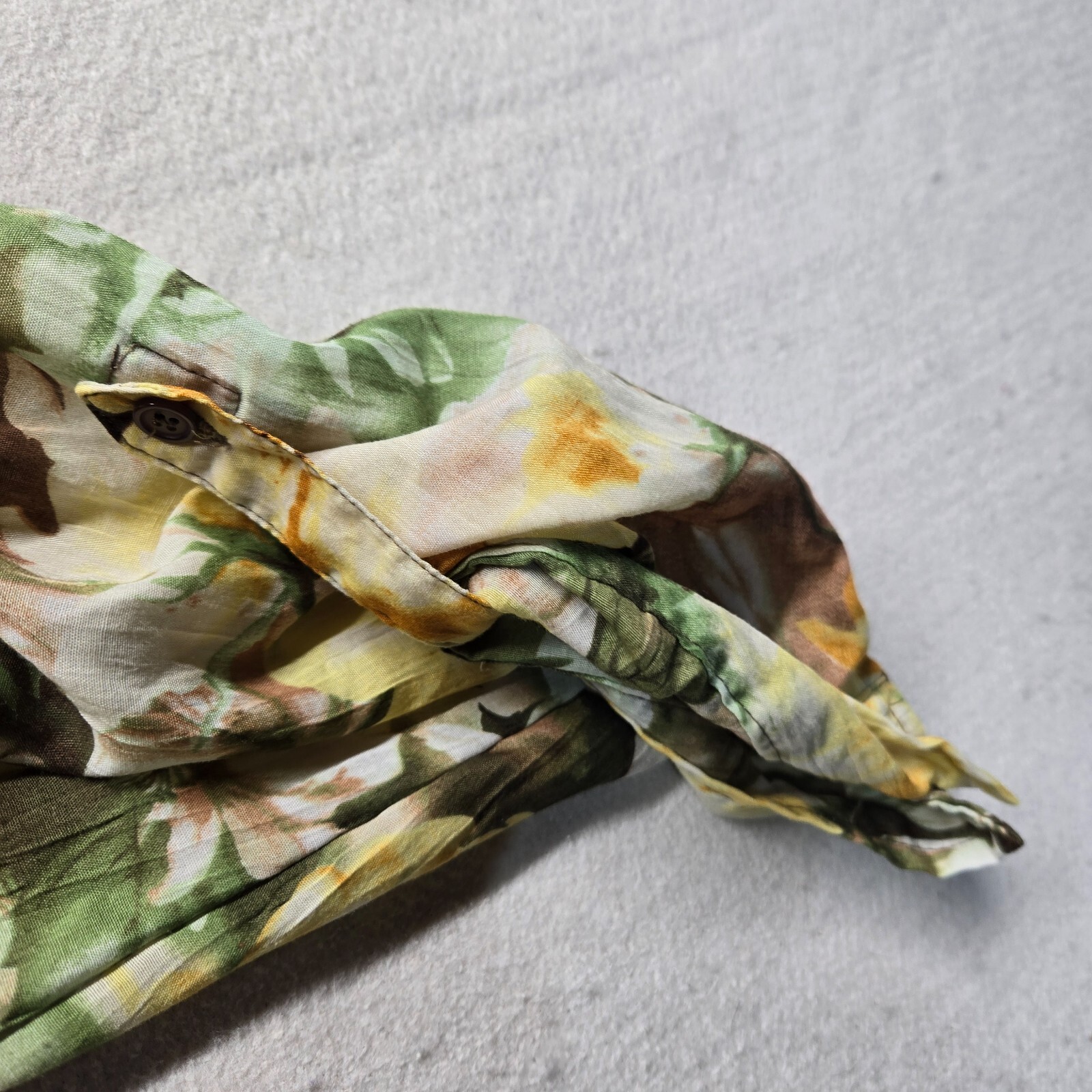 Basic Edition Yellow Flowers Floral Button Up Hal… - image 4