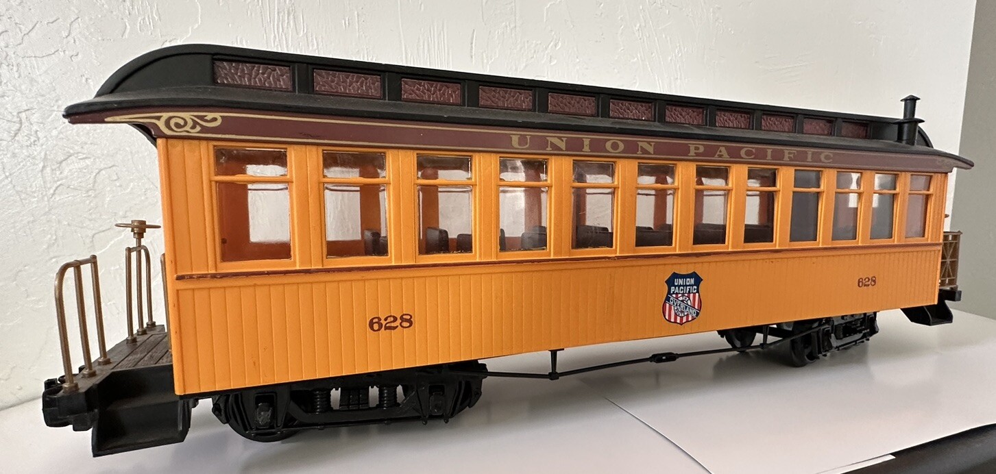 Bachmann G scale Union Pacific LIGHTED Passenger Car eBay