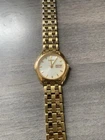 Seiko Mens  Day & Date   Quartz Vintage  Gold Tone Watch V743-8069 Spares