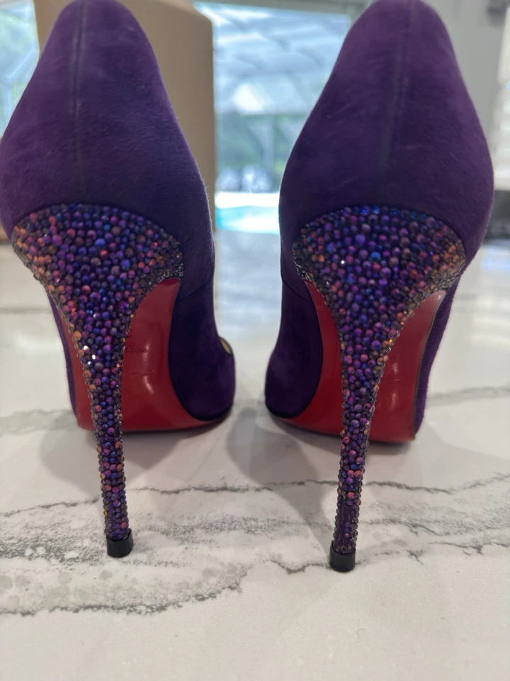 Zapatos de salón Christian Louboutin So Kate 120 de gamuza púrpura con pedrería talla 36,5 Foto 2 de 4