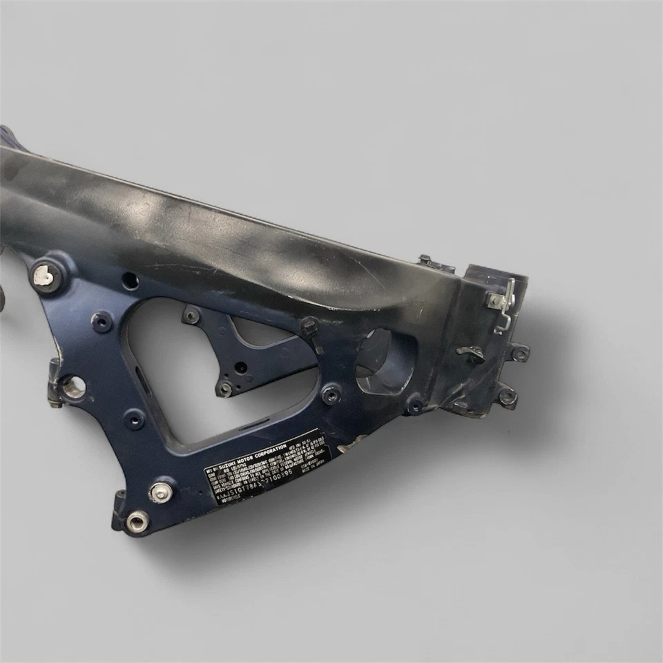 Chassi de quadro principal Suzuki GSXR 1000 2009 - 2016 | FABRICANTE DE EQUIPAMENTO ORIGINAL 41100-47H21-YUA danificado - Imagem 3 de 4