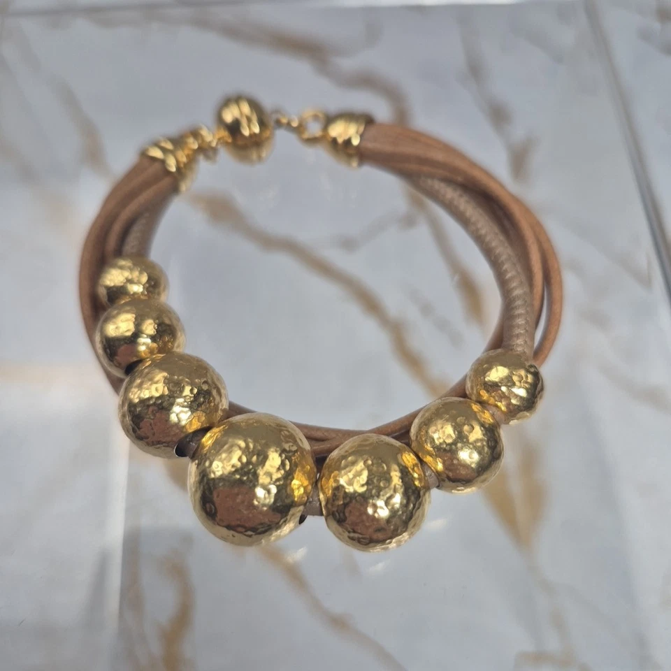 Brazalete moderno de cuero Italia con cuentas texturizadas enchapado en oro amarillo bronce de bronce 7,5 Foto 2 de 4