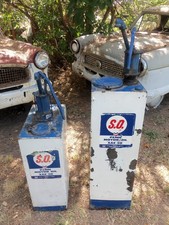 Pair Of Vintage Antique 1930s S.o. Standard Oil Penn Sae 30 Tank W Hand Pump Pair Of Vintage Antique 1930s S.o. Standard Oil Penn Sae 30 Tank W Hand Pump
