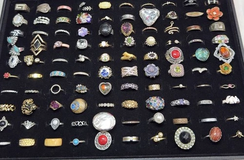 Vintage To Now Lot Of 100 Unique Fashion Costume Jewelry Rings As Pictured