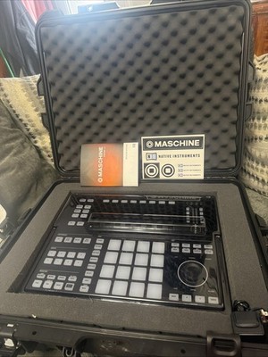 Native Instruments Maschine Studio Music Mixer  & Software- Hard Case New