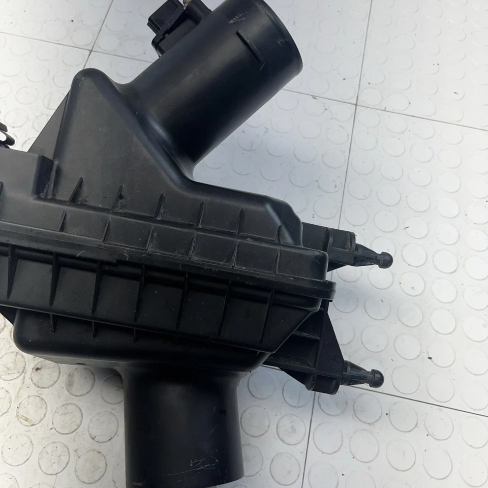 Nissan 370Z 2009-2020 filtro admisión aire caja limpiador con carcasa OEM Foto 2 de 4