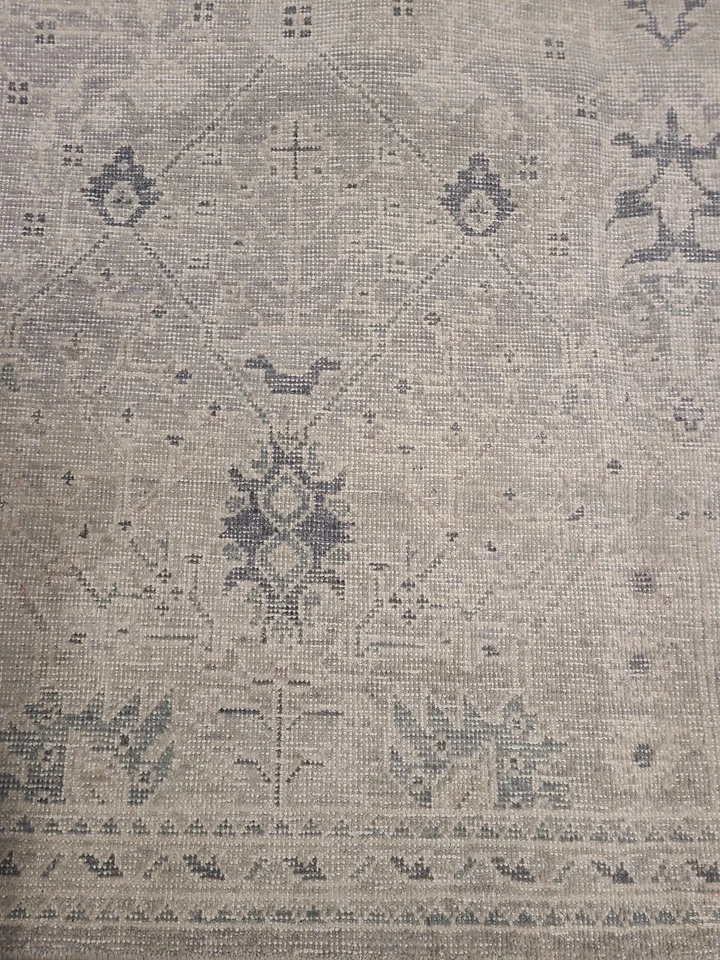 GORGEOUS 100% wool vintage  rug used only for staging 10' 2" x 14' 2" - Image 2 of 4