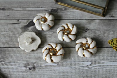 ANTIQUE CERAMIC BUTTONS white gold flowers 19th century 20th