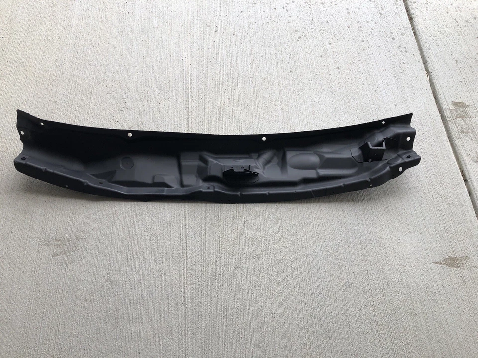 Nissan Cube 2011 panel metálico delantero debajo del capó del limpiaparabrisas, fabricante de equipos originales Foto 3 de 3