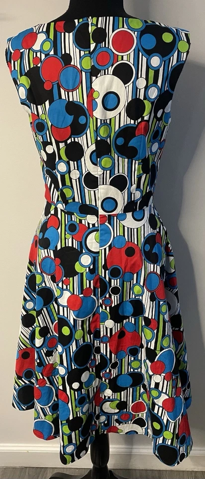 Hanpceirs 1950s-style sleeveless swing dress W/a vibrant mod-style abstract Sz M - Image 4 of 4