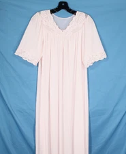 VTG SHADOWLINE Thin NYLON Lace Neckline & Trim LONG Lounge NIGHTGOWN Sz M